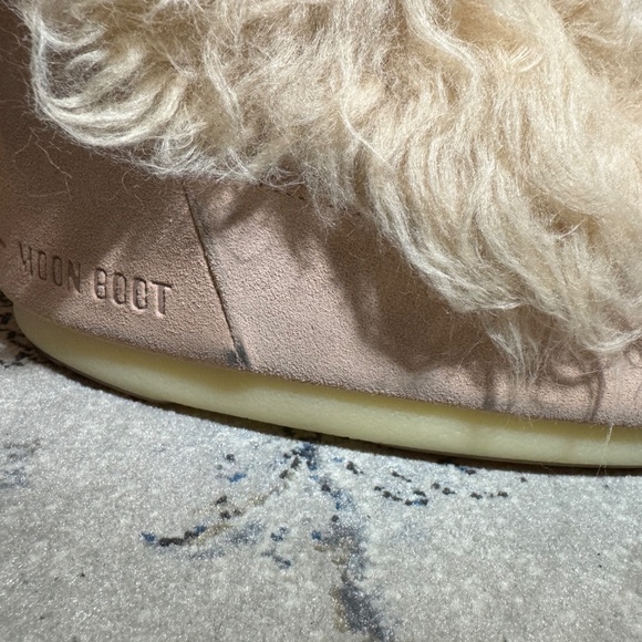 Moon Boot Icon Yeti Pale Pink Faux Fur Boots - Picture 12 of 14